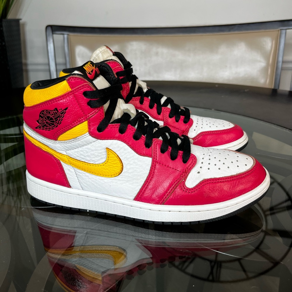 Nike Air Jordan 1 Retro High OG Light
Fusion Red Mens Sz 10